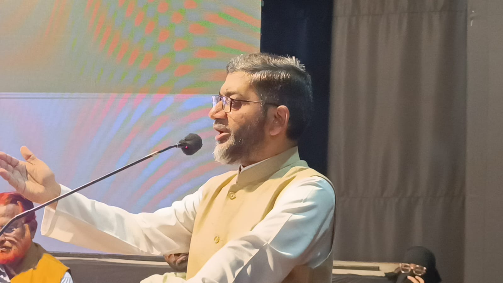 Mr Sadatullah Husaini, National President, Jamaat-e-Islami Hind, delivering the presidential address